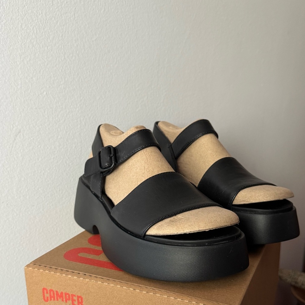 BNIB Camper Tasha platform sandals in black leather